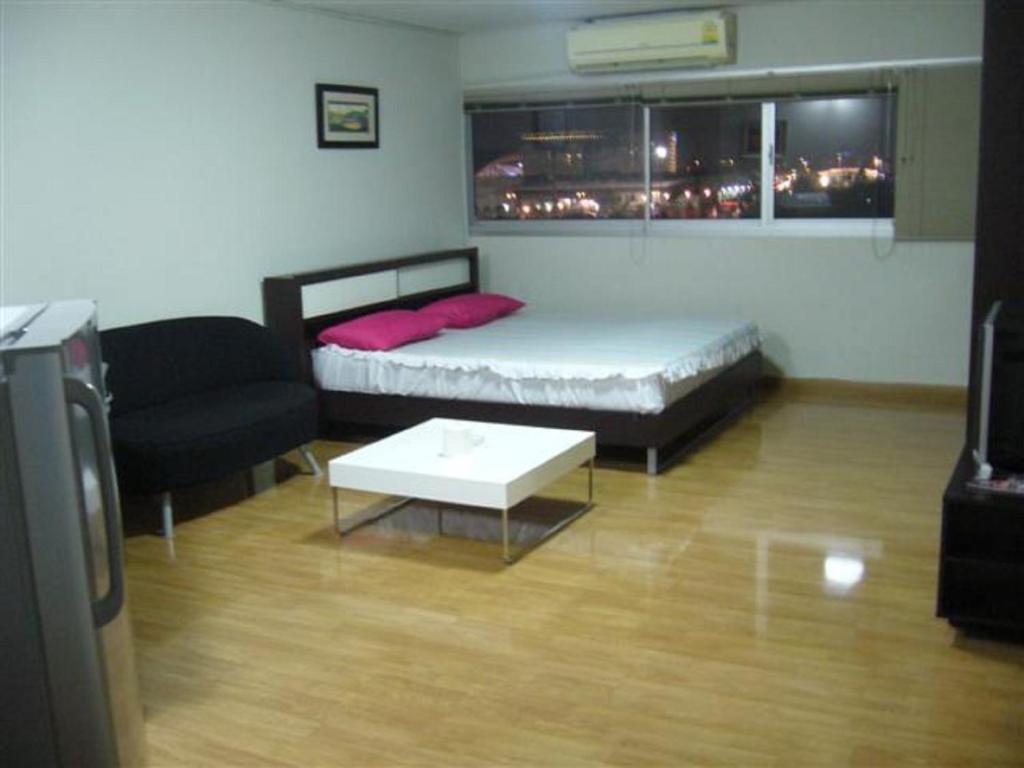 Impact Don Mueang Bangkok Guest House Екстер'єр фото